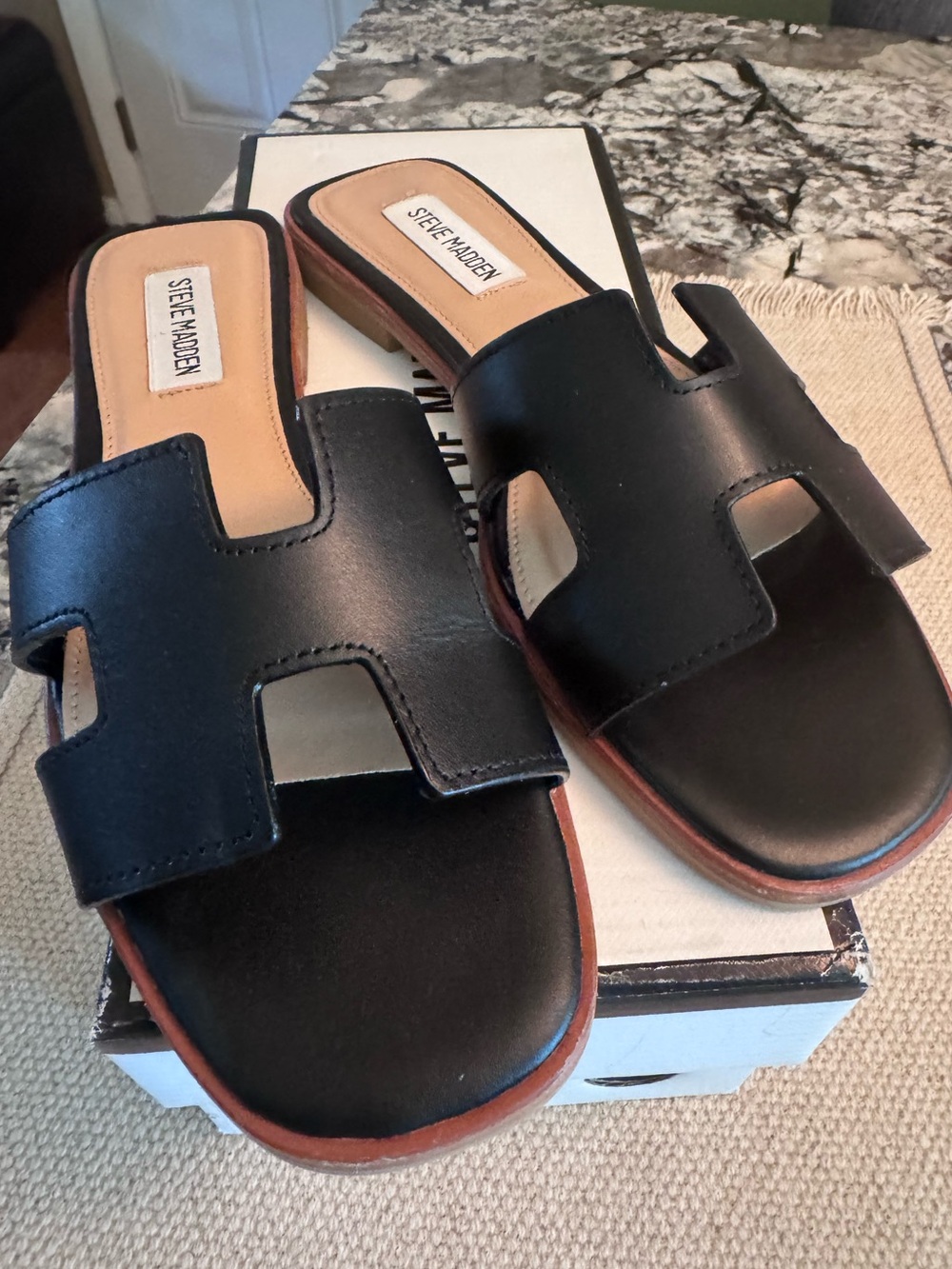 Steve Madden Hadyn Sandal - Picture 3 of 6